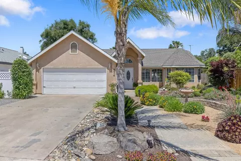 5014 W Hillsdale Ave, Visalia, CA 93291