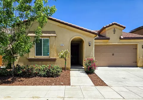 3587 Encino Ave, Clovis, CA 93619
