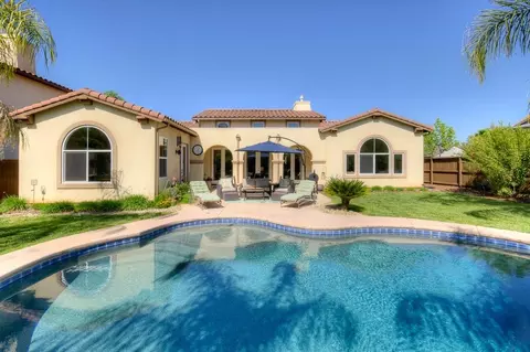 4096 N Newport Bay, Clovis, CA 93619