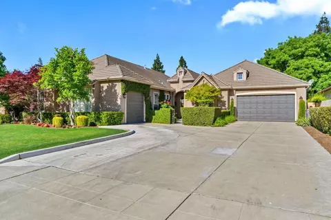 1134 N Orangewood Ave, Clovis, CA 93611