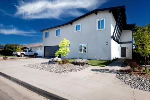 134 Poppy Ln, Clovis, CA 93612
