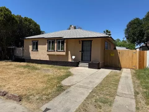 1931 E Cambridge Ave, Fresno, CA 93703