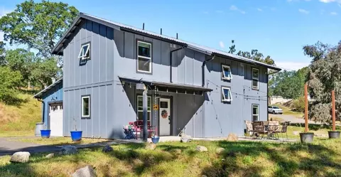 29281 Glacier Dr, Coarsegold, CA 93614