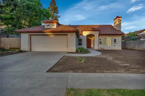 855 Park Ave, Clovis, CA 93611