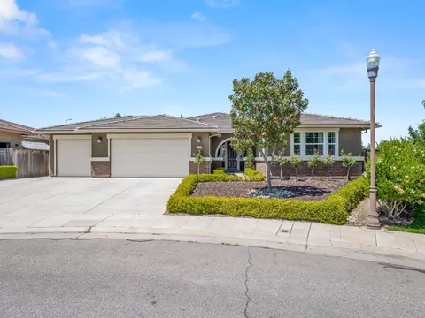 948 Whitmore Ave, Clovis, CA 93619