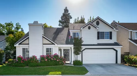 10709 N Windham Bay Cir, Fresno, CA 93730