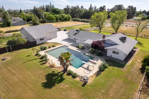 5338 Amber Ave, Clovis, CA 93619