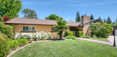 2661 W Scott Ave, Fresno, CA 93711