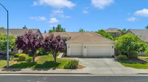 2954 Twain Ave, Clovis, CA 93611