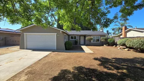 3341 W Roberts Ave, Fresno, CA 93711