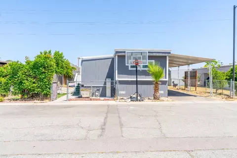 7676 N Fresno St #112, Fresno, CA 93720