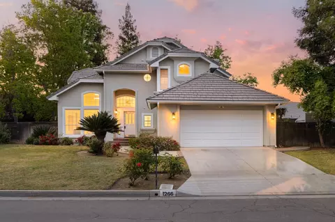 1266 E Province Dr, Fresno, CA 93720