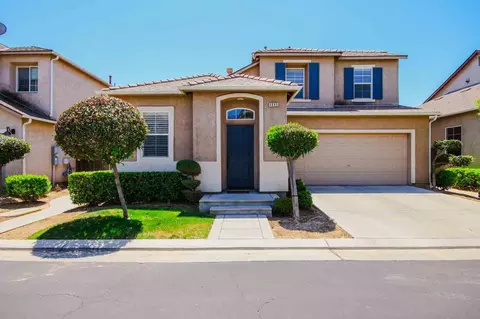 4083 W Peach Tree Ln, Fresno, CA 93722