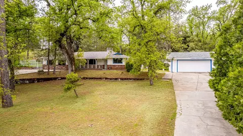 42820 Springwood Rd, Oakhurst, CA 93644