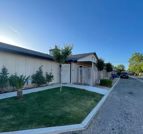 2247 W Dakota Ave #105, Fresno, CA 93705