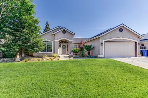 1899 Lorena Ave, Sanger, CA 93657