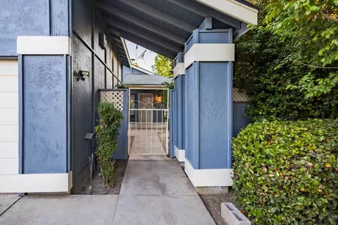 4186 W Palo Alto Ave, Fresno, CA 93722