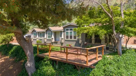 46611 Sassafras Ln, Squaw Valley, CA 93675