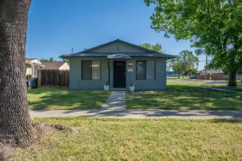 803 W 4th St, Merced, CA 95341