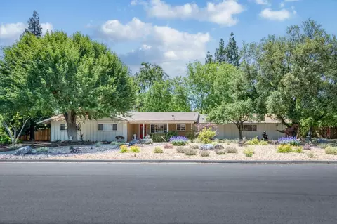 2285 W Roberts Ave, Fresno, CA 93711