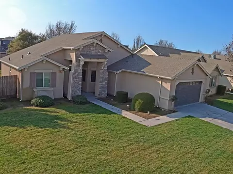 941 Marc Ave, Fowler, CA 93625