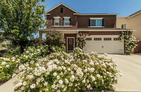 2121 Hermosa Ave, Clovis, CA 93619