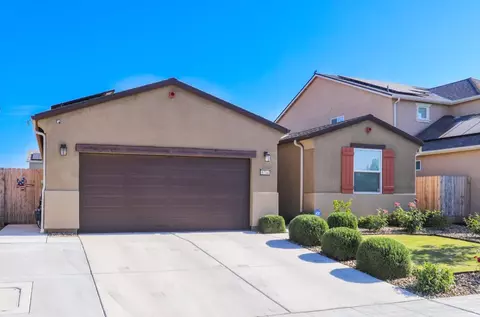 6714 E Adena Ave, Fresno, CA 93727