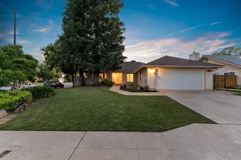 1190 Magnolia Ave, Clovis, CA 93611