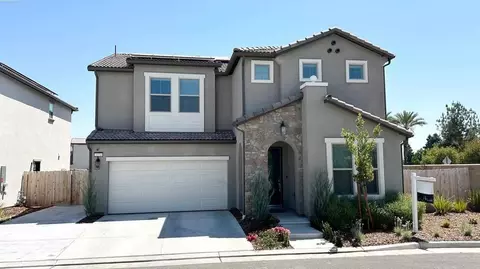 1554 E Via Lupino Dr, Fresno, CA 93730