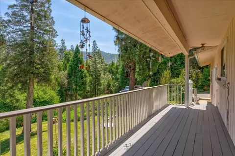 2361 Coachman Rd, Mariposa, CA 95338