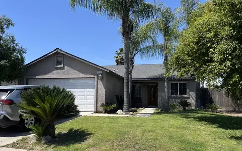 1087 Skyle Ln, Kingsburg, CA 93631