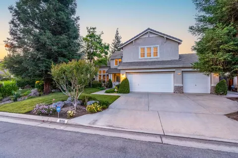 1920 E Oak Haven Dr, Fresno, CA 93730