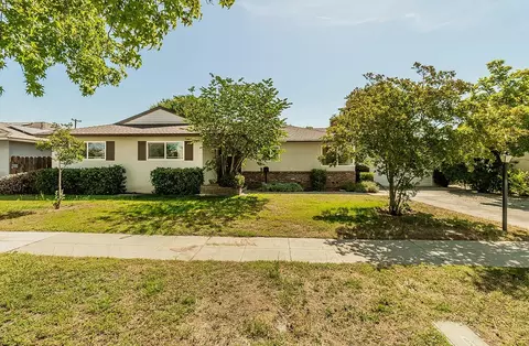 5742 N Orchard St, Fresno, CA 93710