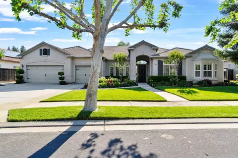 1847 N Megan Ave, Clovis, CA 93619