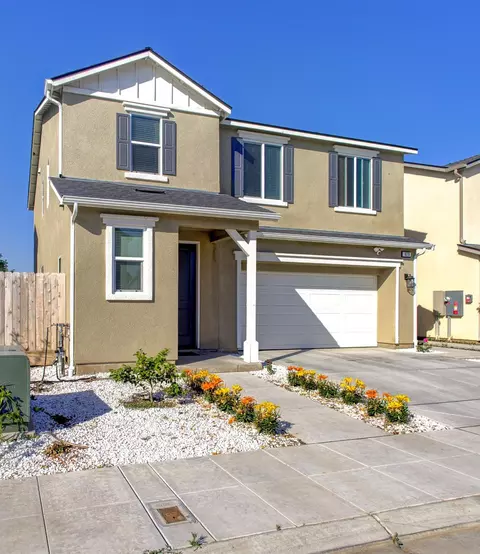 828 Amanecer Ave, Clovis, CA 93619 photo 1