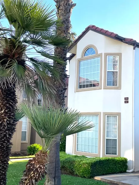 8153 N Cedar Ave #224, Fresno, CA 93720
