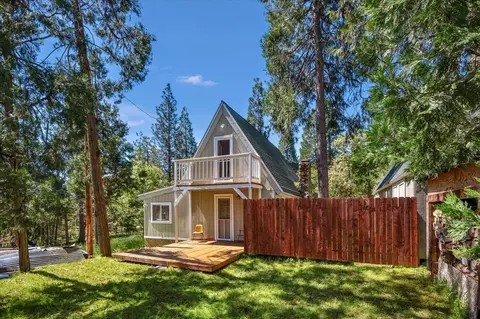 41695 Merriman Ln, Auberry, CA 93602
