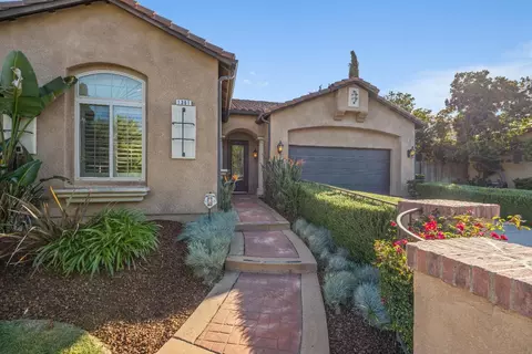 1301 E Via Roma Dr, Fresno, CA 93730