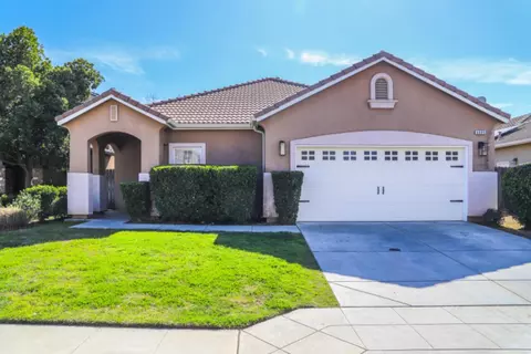 6885 E Harwood Ave, Fresno, CA 93727