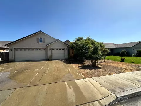 1919 Heidi Ave, Sanger, CA 93657