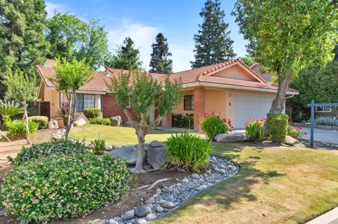 2144 El Paso Ave, Fresno, CA 93720