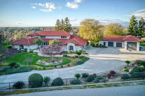 12609 Moffatt Ln, Fresno, CA 93730