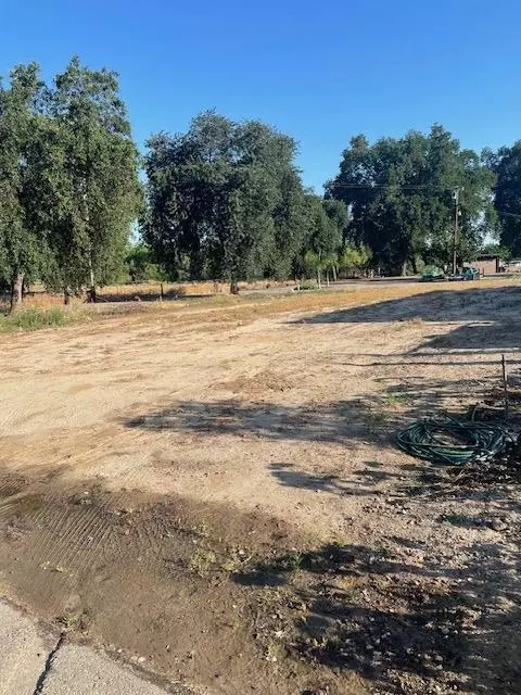 2998 Fairway Ave #2, Kingsburg, CA 93631