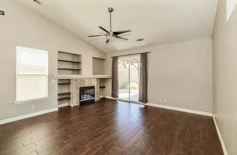 2642 Hillcrest St, Selma, CA 93662