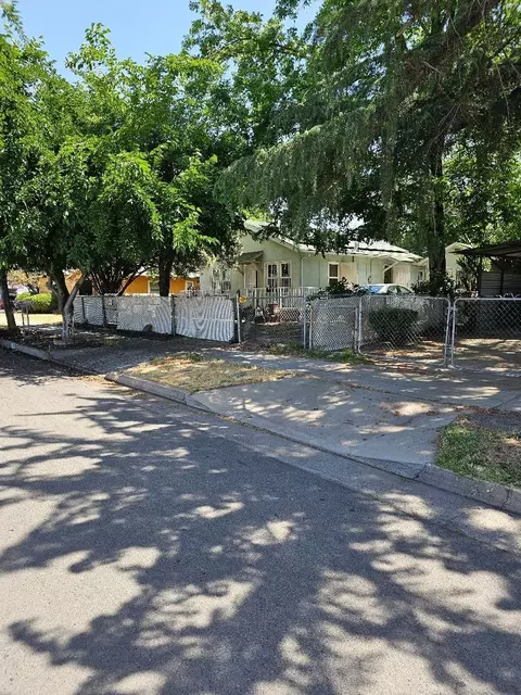 929 N D, Madera, CA 93638