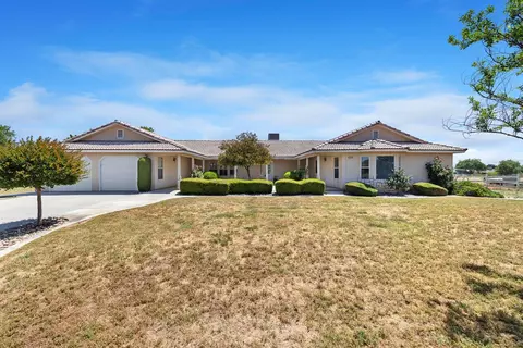 19729 Del Mar Rd, Madera, CA 93638