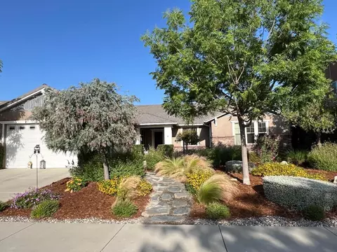 962 Graybark Ave, Clovis, CA 93611