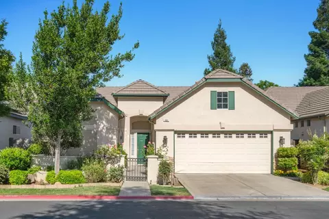 1883 Stonebrook Ln E, Clovis, CA 93611