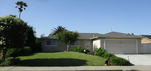 1748 Griffith Ave, Clovis, CA 93611