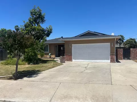 623 W Pico Ave, Clovis, CA 93612 photo 1